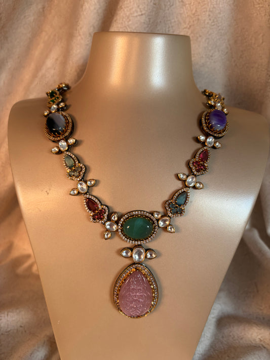 The Ihita Necklace Pendant Set